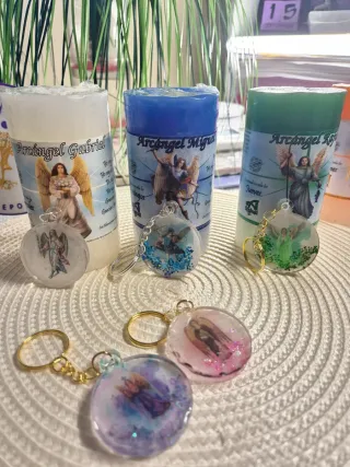 Llaveros arcángeles/virgen Guadalupe resina