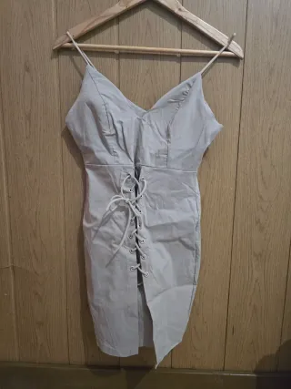 Confezione di 3 vestiti e una blusa