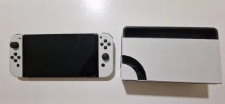 Nintendo Switch OLED Bianca e Nera