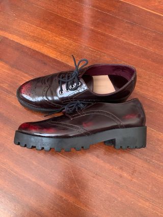 Zapatos stradivarius burdeos, 38