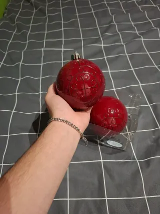 2 Bolas de Navidad Rojas Decoradas
