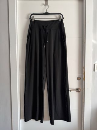 Pantalón negro ancho talla L