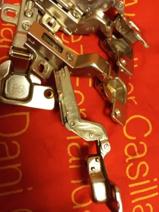 Bisagras acodadas WURTH