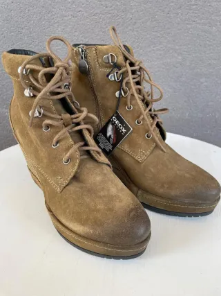 Botines de cuña de ante T.40