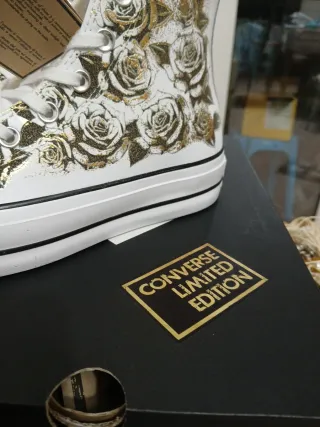 Converse Pelle gold roses