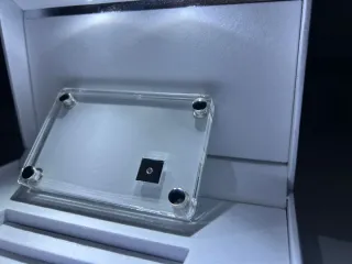 Brillante 0.8ct con scatola LED per foto