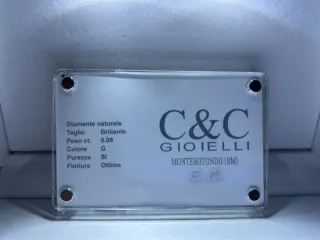 Brillante 0.8ct con scatola LED per foto