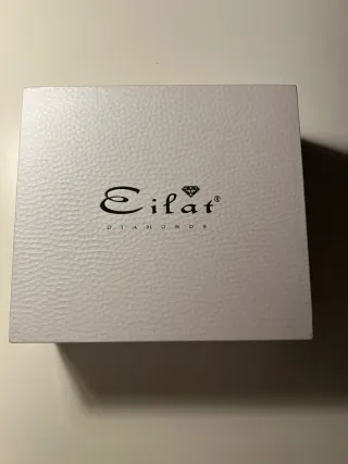 Brillante 0.8ct con scatola LED per foto