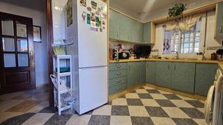 CHALET CON GRAN FINCA PRIVADA Y GARAJES DOBLES