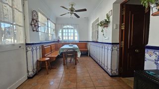 CHALET CON GRAN FINCA PRIVADA Y GARAJES DOBLES