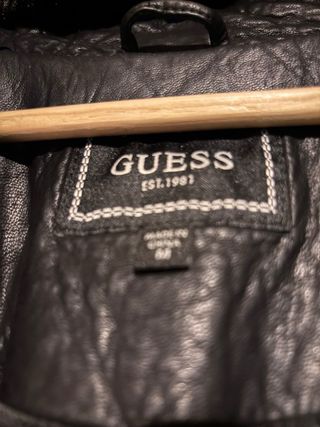 Chaqueta Guess Negra Piel Sintética
