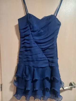 Vestido azul con volantes