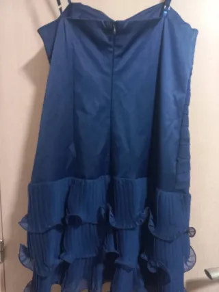 Vestido azul con volantes