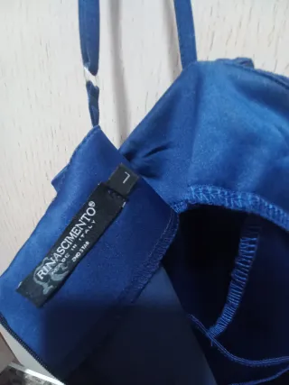 Vestido azul con volantes