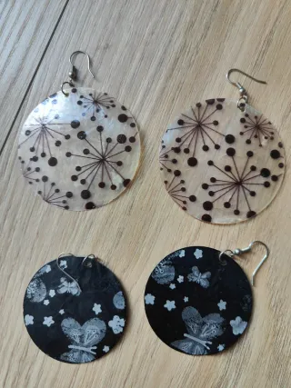 Pack pendientes nácar diseño floral y mariposas