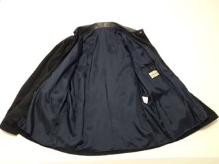 Chaqueta de napa vintage años 90 en buen estado.