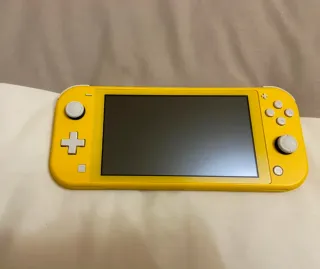 Nintendo Switch Lite Gialla
