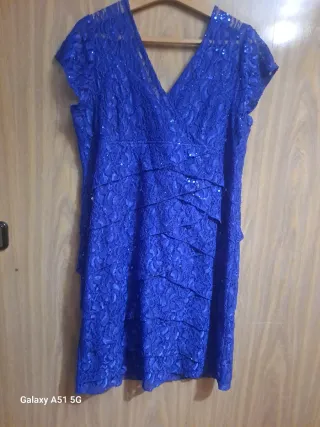 Vestido fiesta azul eléctrico encaje