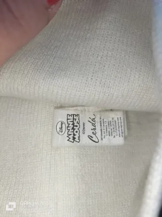 Gorro Minnie Mouse con pompón blanco