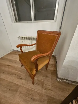 butaca de terciopelo y madera. 2 unid 75 cada un