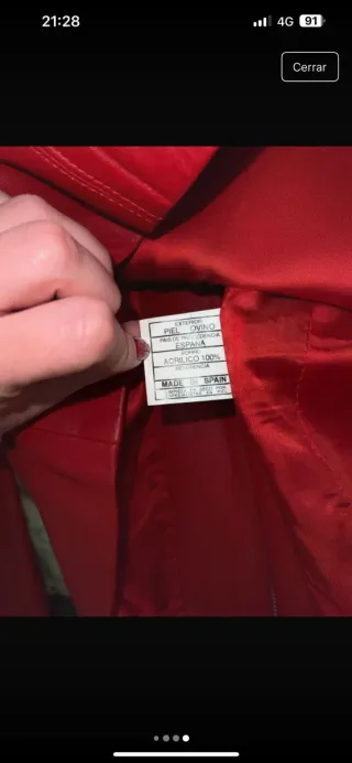 Cazadora de piel roja