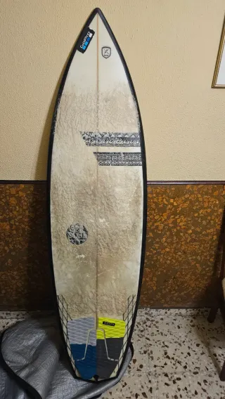 Tabla de surf hecha a mano