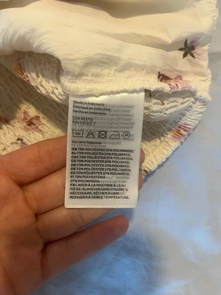 Blusa floral blanca y rosa manga abullonada