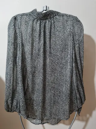 Blusa transparente con estampado