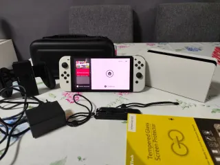 Nintendo Switch OLED Bianca
