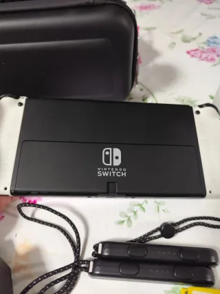 Nintendo Switch OLED Bianca