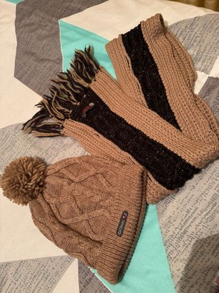 Gorro y bufanda Catimini marrón y negro