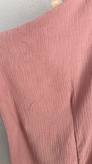 Blusa poncho rosa con encaje