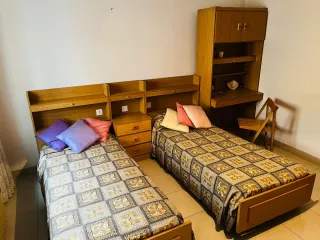 Muebles dormitorio madera y tela