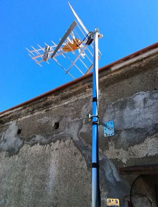 Técnico Inst. Eléctricas & Telecomunicaciones.