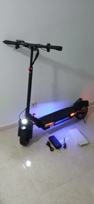 Patinete Eléctrico con Luces LED