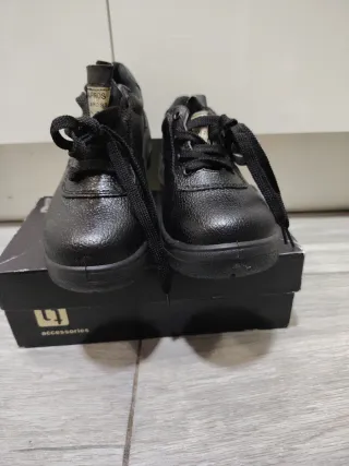 Zapatos de trabajo negros