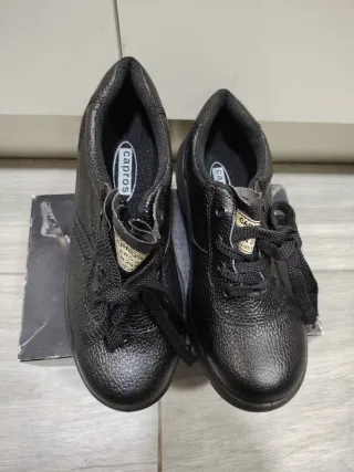 Zapatos de trabajo negros