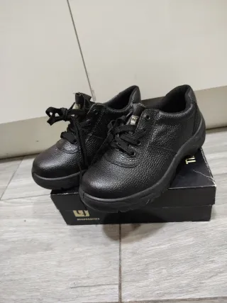 Zapatos de trabajo negros