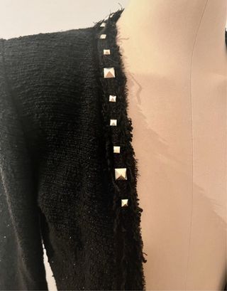 Americana tweed Zara tachuelas