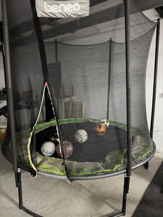 Cama elástica con red de seguridad