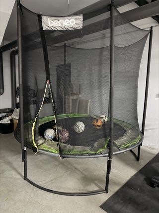 Cama elástica con red de seguridad