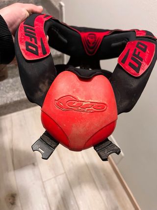 Collare Protettivo UFO Motocross Rosso Nero
