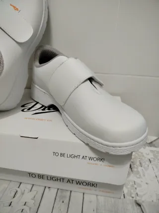 Zapatos de trabajo blancos Dian