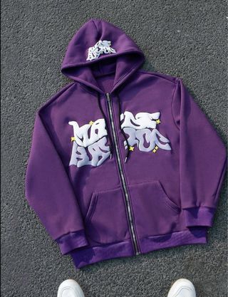 Sudadera Morada con Cremallera y Estampado