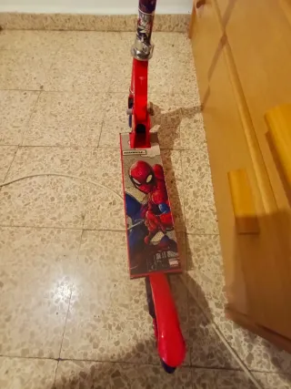 Patinete Spiderman Rojo