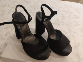 Sandalias de tacón negras