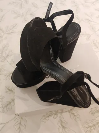 Sandalias de tacón negras