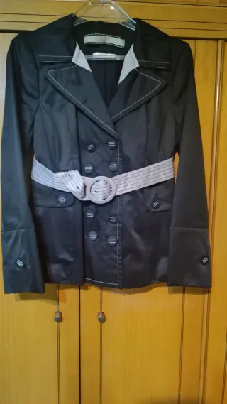 Chaqueta informal negra y gris