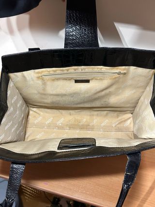 Bolso negro piel cocodrilo solapa