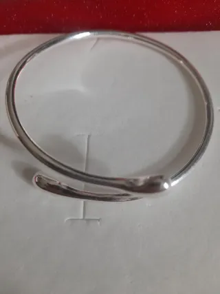 Esclava abierta gota plata 925 con marca